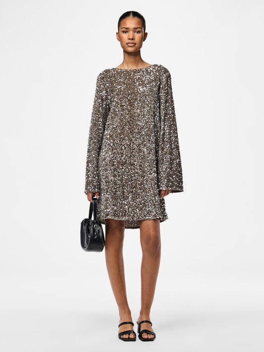 PCKAM LS DEEP BACK BOW DRESS JRS NOOS BC Paljettimekko
