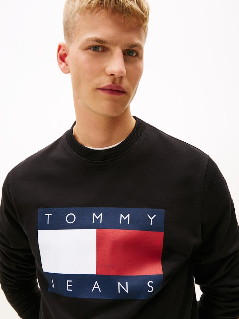 TJM REG BIG FLAG CNECK EXT Collegepaita