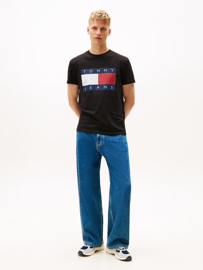 TJM REG BIG FLAG SS TEE EXT T-Paita