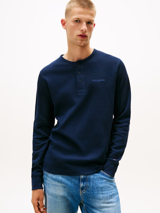 TJM SLIM WAFFLE SCRIPT HENLEY Paita