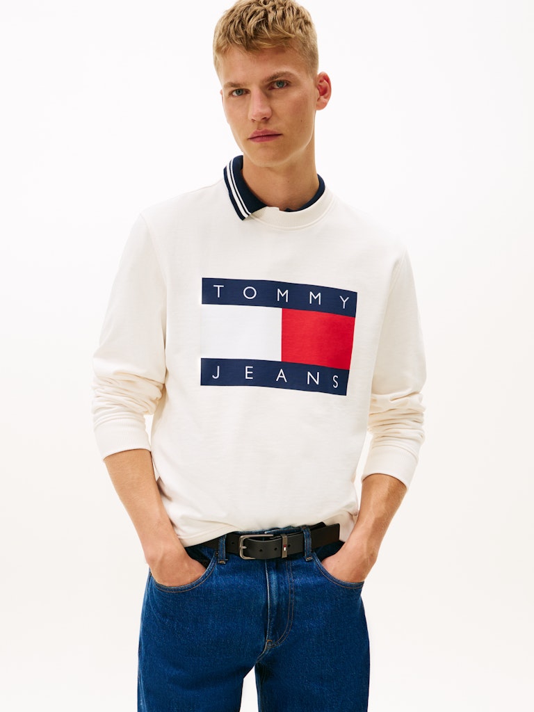 TJM REG BIG FLAG CNECK EXT Collegepaita