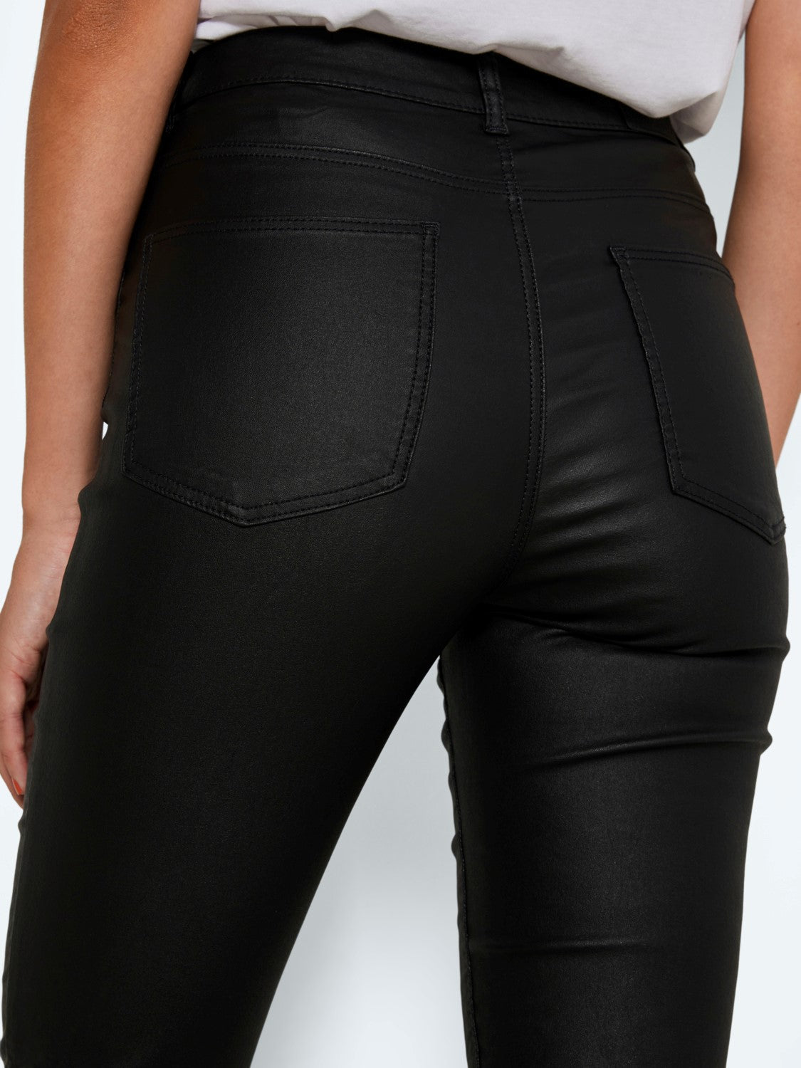 NMSALLIE HW FLARE COATED PANTS NOOS Housut